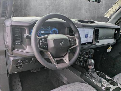 2025 Ford Bronco Base 4 Door 4x4