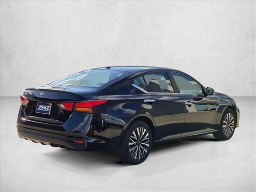 Super Black 2025 Nissan Altima SV FWD