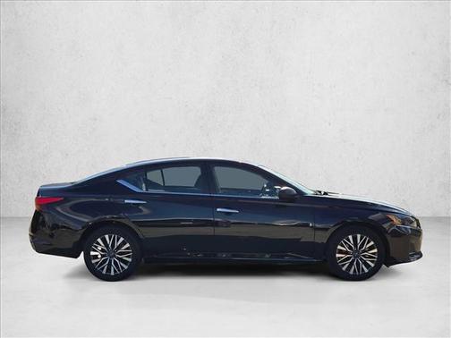Super Black 2025 Nissan Altima SV FWD