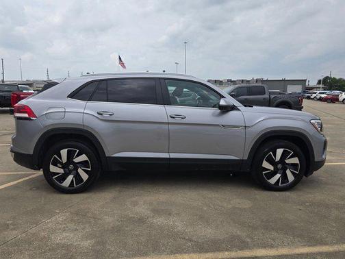 Silver Mist Metallic 2025 Volkswagen Atlas Cross Sport 2.0T SE w/Technology 4MOTION