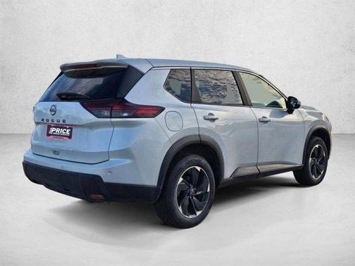 Everest White Pearl 2025 Nissan Rogue SV