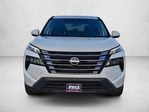 Everest White Pearl 2025 Nissan Rogue SV