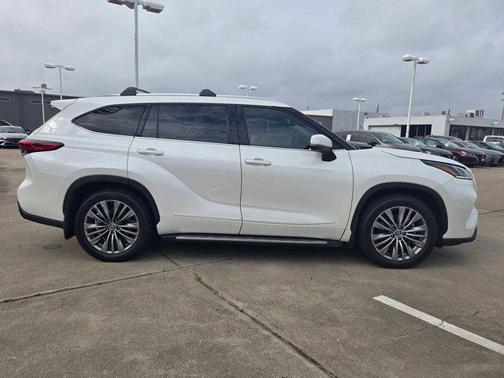 Blizzard Pearl 2021 Toyota Highlander Platinum