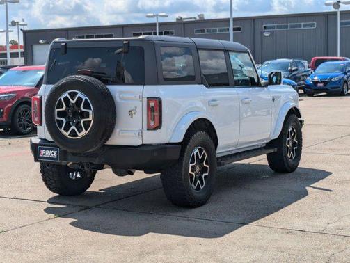 2022 Ford Bronco Outer Banks