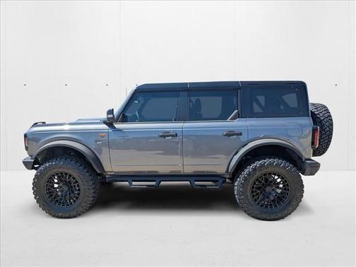 Carbonized Gray Metallic 2025 Ford Bronco Badlands