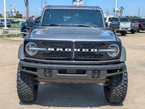 Carbonized Gray Metallic 2025 Ford Bronco Badlands