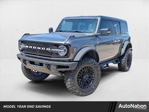 Carbonized Gray Metallic 2025 Ford Bronco Badlands