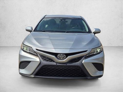 Celestial Silver Metallic 2018 Toyota Camry SE