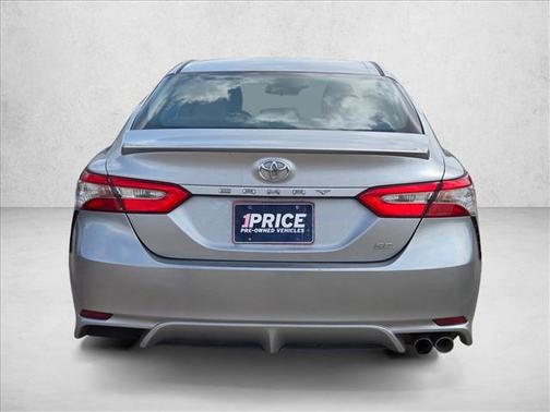 Celestial Silver Metallic 2018 Toyota Camry SE
