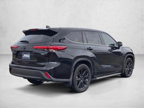 2022 Toyota Highlander L