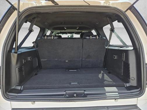 White Platinum Metallic Tri-Coat 2017 Ford Expedition EL Limited