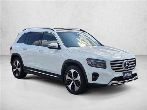 Polar White 2025 Mercedes-Benz GLB 250 4MATIC