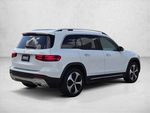 Polar White 2025 Mercedes-Benz GLB 250 4MATIC