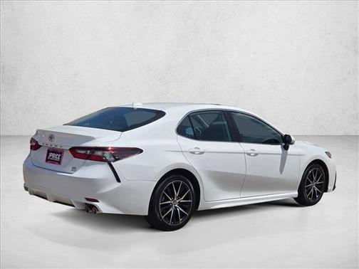 Ice Cap 2024 Toyota Camry SE