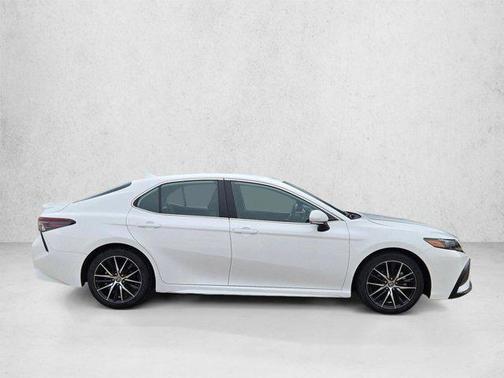 Ice Cap 2024 Toyota Camry SE