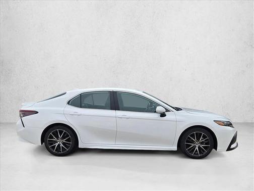 Ice Cap 2024 Toyota Camry SE