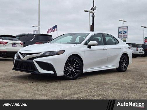 Ice Cap 2024 Toyota Camry SE