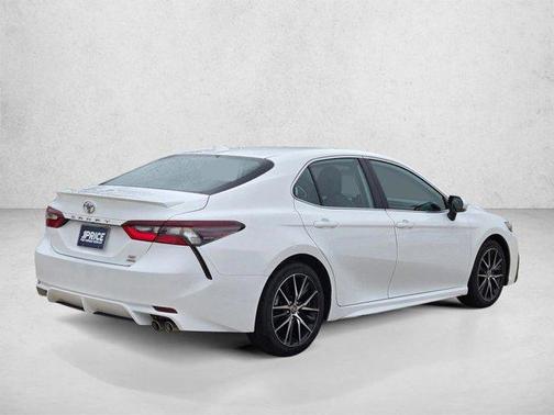 Ice Cap 2024 Toyota Camry SE