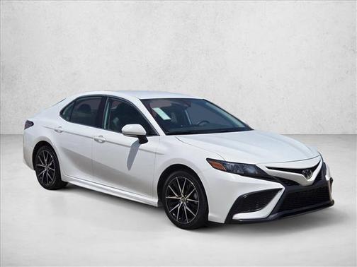 Ice Cap 2024 Toyota Camry SE