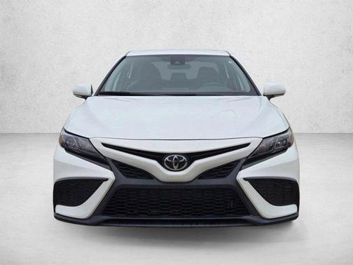 Ice Cap 2024 Toyota Camry SE