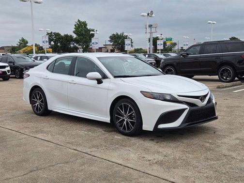 Ice Cap 2024 Toyota Camry SE