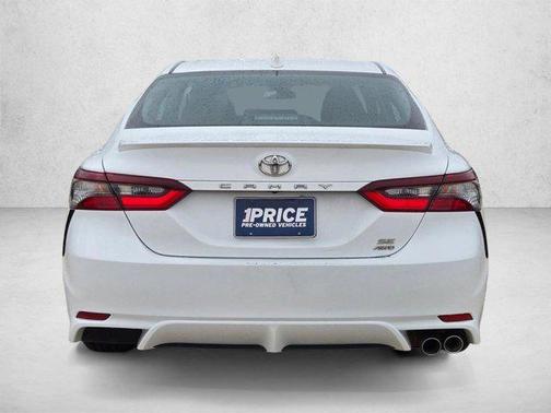 Ice Cap 2024 Toyota Camry SE