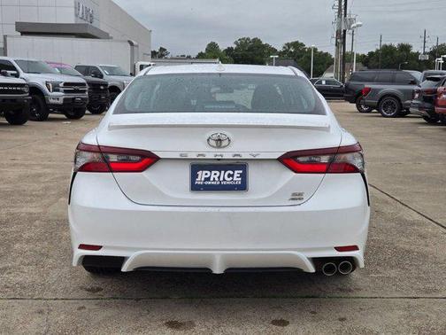 Ice Cap 2024 Toyota Camry SE