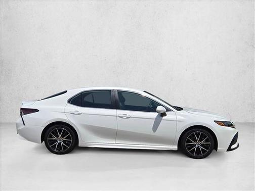Ice Cap 2024 Toyota Camry SE