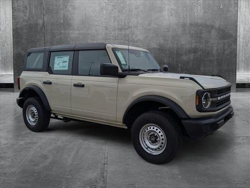 2025 Ford Bronco Base 4 Door 4x4