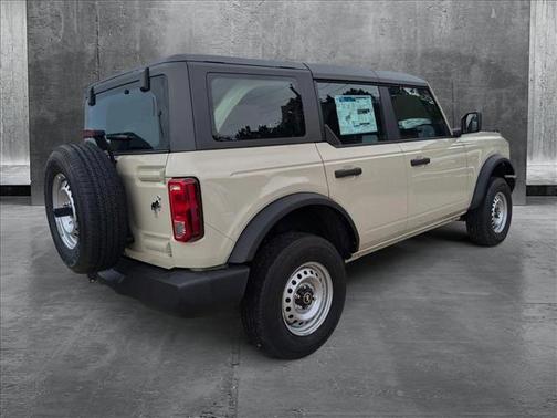 2025 Ford Bronco Base 4 Door 4x4