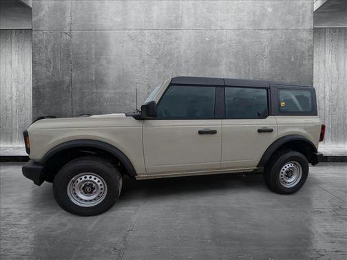 2025 Ford Bronco Base 4 Door 4x4