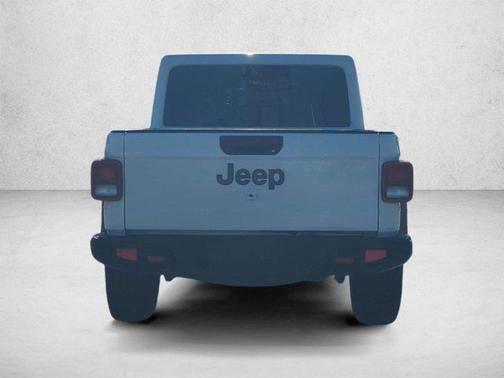 Bright White Clearcoat 2021 Jeep Gladiator Rubicon