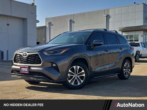 Magnetic Gray Metallic 2021 Toyota Highlander XLE
