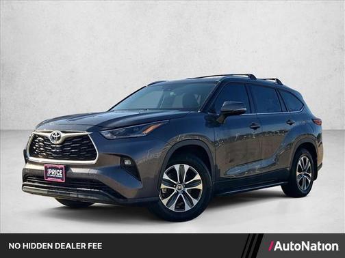 Magnetic Gray Metallic 2021 Toyota Highlander XLE