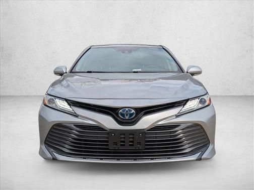 2020 Toyota Camry Hybrid XLE