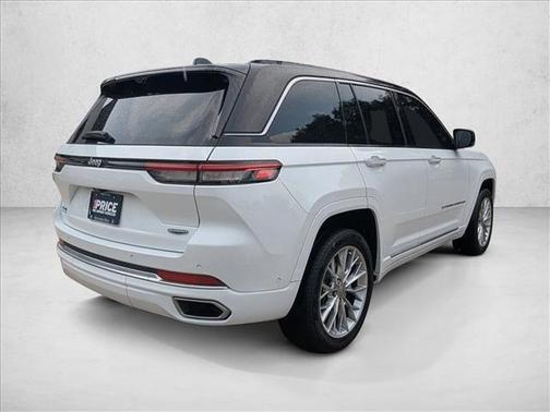 2022 Jeep Grand Cherokee Summit