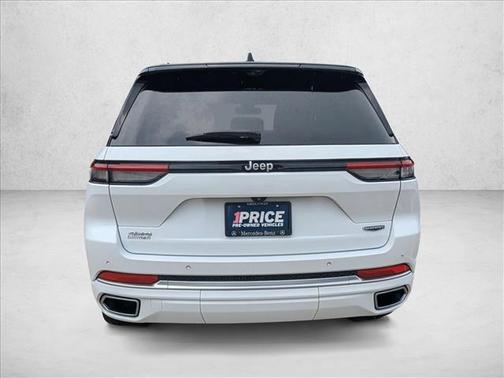 2022 Jeep Grand Cherokee Summit