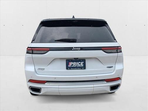 2022 Jeep Grand Cherokee Summit