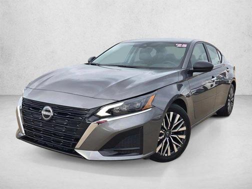 Gun Metallic 2025 Nissan Altima SV FWD