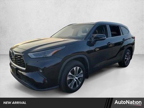 2023 Toyota Highlander Hybrid XLE