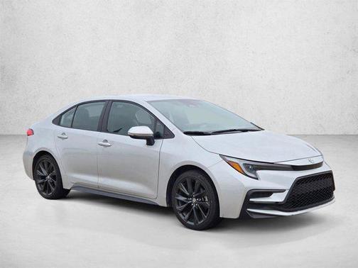 Classic Silver Metallic 2024 Toyota Corolla SE