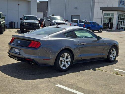 2021 Ford Mustang EcoBoost