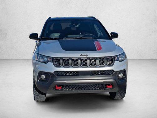 Silver Zynith Metallic Clearcoat 2024 Jeep Compass Trailhawk