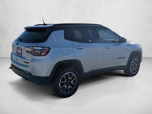 Silver Zynith Metallic Clearcoat 2024 Jeep Compass Trailhawk
