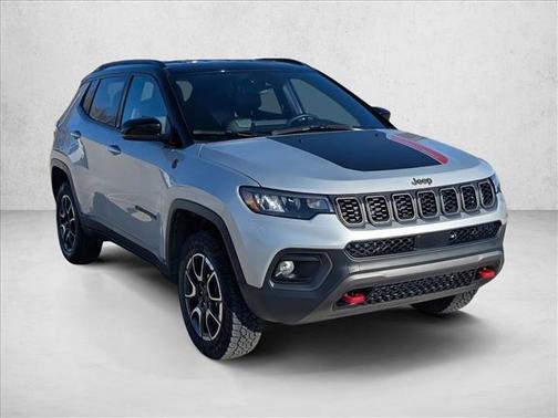 Silver Zynith Metallic Clearcoat 2024 Jeep Compass Trailhawk
