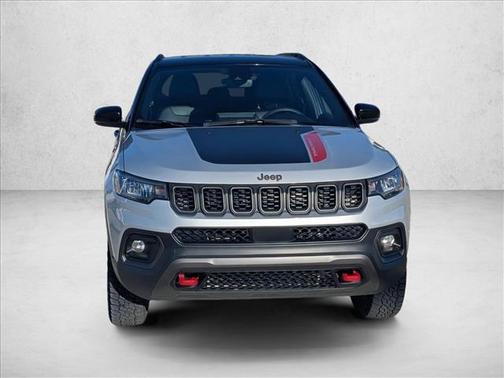 Silver Zynith Metallic Clearcoat 2024 Jeep Compass Trailhawk