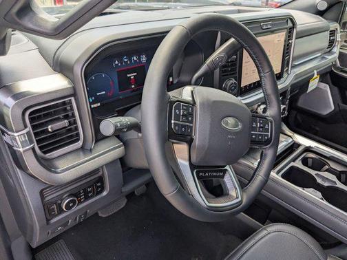 2025 Ford F-250 Platinum
