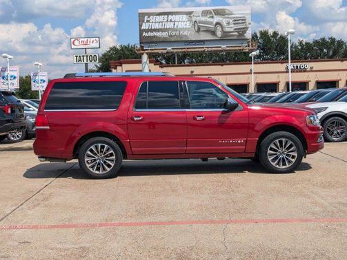 2017 Lincoln Navigator Select