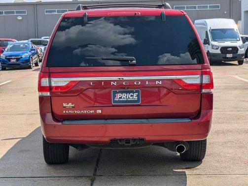 2017 Lincoln Navigator Select
