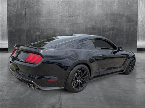 2016 Ford Shelby GT350 Base